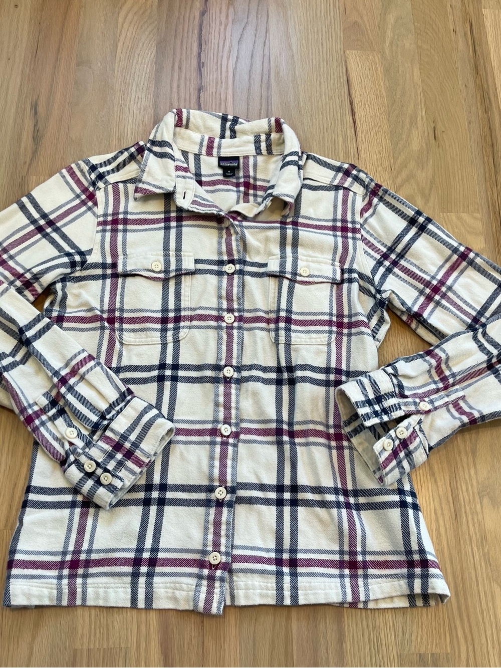 Patagonia Organic Cotton Plaid Flannel Shirt Women’s 6 Small Cream Burgundy